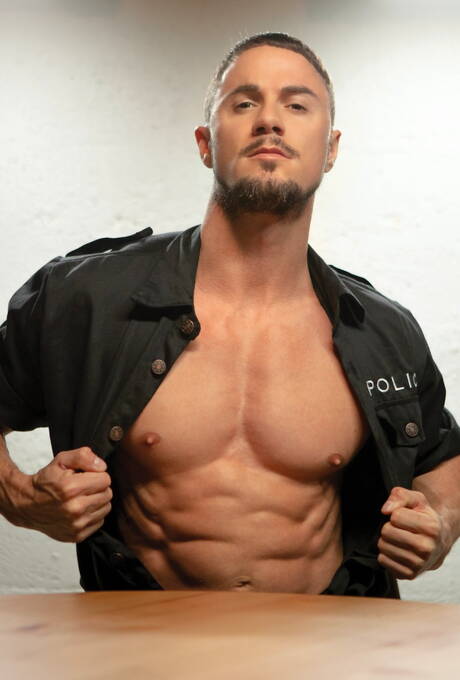 Shameless guys Skyy Knox, Beau Butler and Tony Dangelo drilling an ass outside