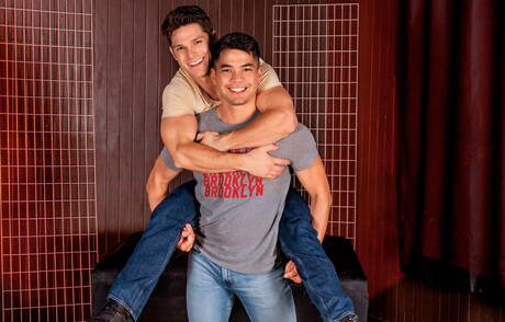 帥哥德文·弗蘭科 (Devin Franco) 的罕見照片集錦，由 Falcon Studios 提供