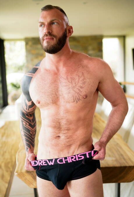 恥知らずな少年ニック・フィット、マイケル・ボストン、アダム・グレイの熱い3Pアナルセックス