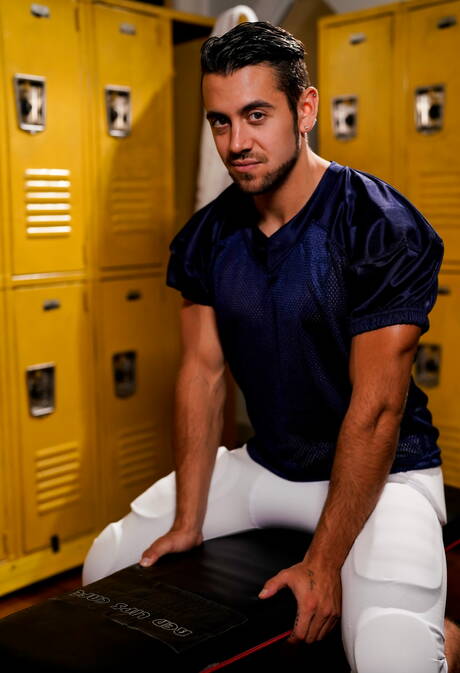 I sexy Dante Colle, Michael Boston e Killian Knox in un bollente trio anale