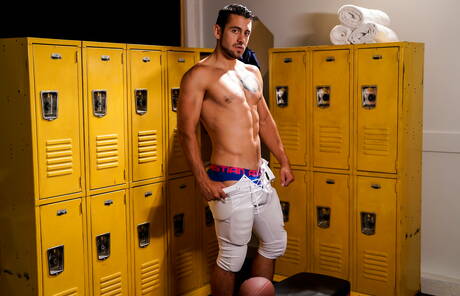 I sexy Dante Colle, Michael Boston e Killian Knox in un bollente trio anale