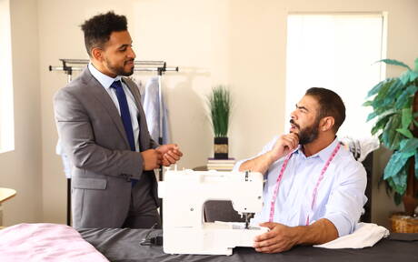 Mexicaanse sterke stier Draven Navarro en Rodrigo Amor in hete anale seks