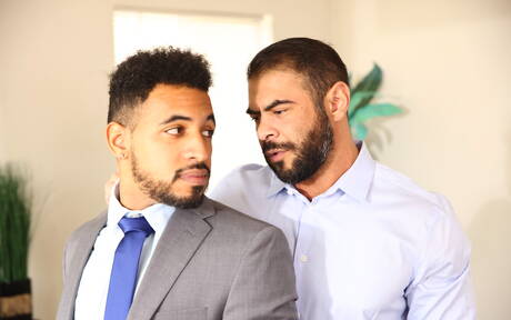 Mexicaanse sterke stier Draven Navarro en Rodrigo Amor in hete anale seks