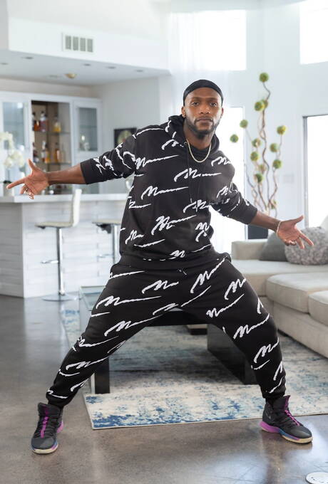 Raging Stallion: Horny boys Pheonix Fellington, Beau Butler and Andre Donovan in hot interracial threesome anal sex