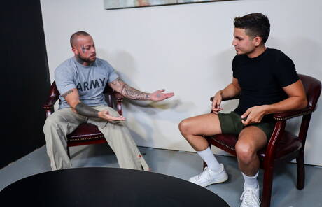 American bodybuilder Sean Duran and  Archie Bakk have a good sex