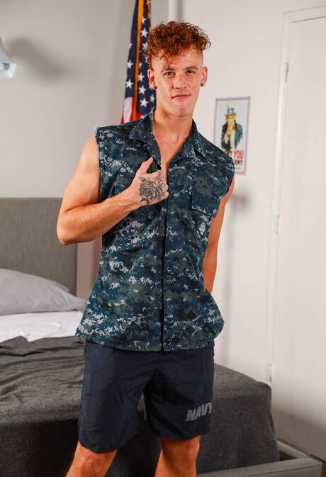 American twink Ryan Jordan and hunky guy Chris White fuck ass after sucking cock