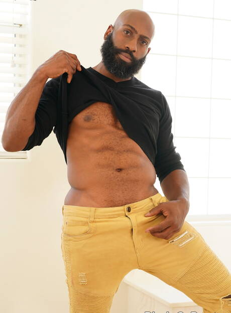 Blacks on Boys: Hot buddies Fame, Jj Lake and Tony Orlando make an interracial love in bath