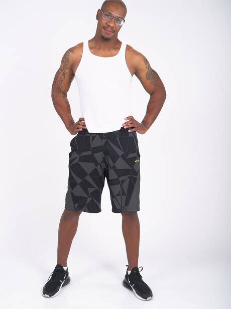 Sexy Deepdicc, Lawrence West und Tyler Price bei heißem interracial Dreier-Arschfick