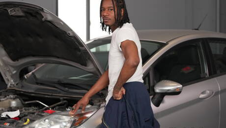 Arturo Santos and ebony superstud Knockout in interracial love