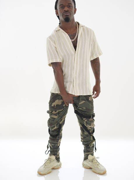 Two american guys hunky guy Fame and beefcake Isaac X make an interracial love