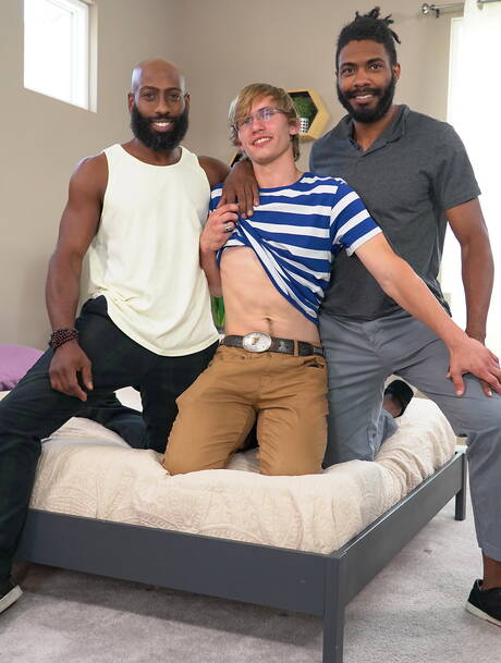 뜨거운 인종 간 그룹 섹스에 참여한 호색한 친구 Darron Bluu, Hunter Triad, Jj Lake