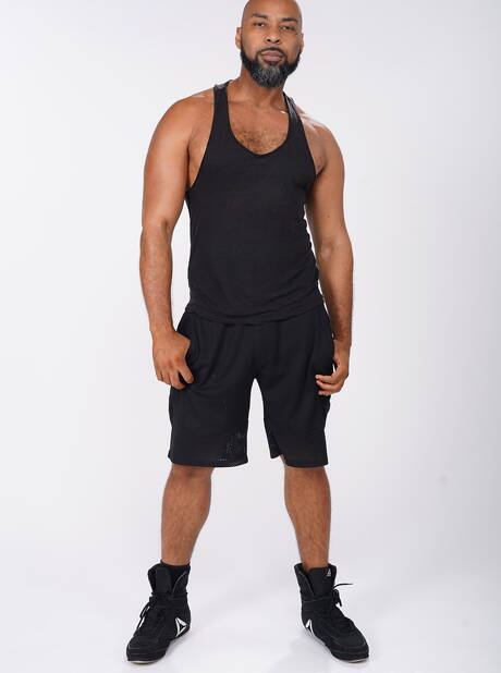 Seksowni kumple Caleb Murphy, Knockout i Ray Diesel uprawiają dobry międzyrasowy seks w trójkącie