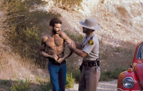 Amerykański przystojniak Al Parker i Will Seagers w ostrym seksie analnym na zewnątrz