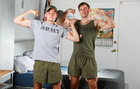 Amerykański ogier David Skylar i Vince Vega w ostrym seksie analnym