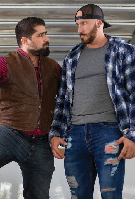 加拿大健美選手Ryan Bones和Travis Connor激情肛交