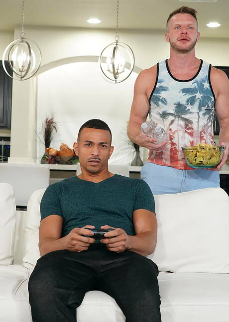 Hot american guys strongman Brian Bonds and otter Zario Travezz fuck interracial ass after sucking cock