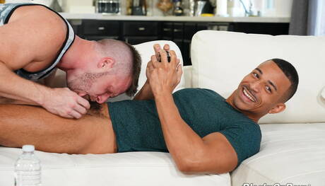 Hot american guys strongman Brian Bonds and otter Zario Travezz fuck interracial ass after sucking cock