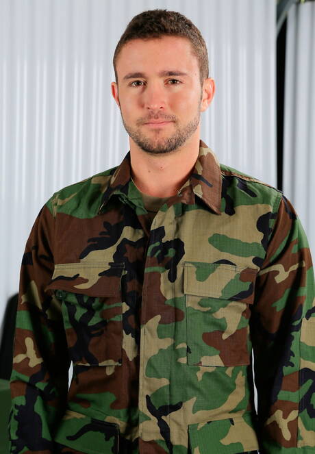 I ragazzi americani sexy Colt Rivers e il duro Pierce Hartman si scopano dopo aver succhiato il cazzo