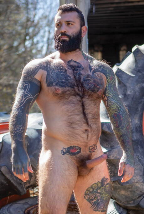 帥哥Markus Kage、Gabriel Clark和Windom Gold在戶外互相吸吮和操弄