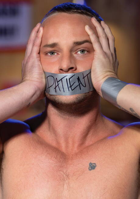 El semental francés Chris Damned y Bryce Hart tienen un buen sexo oral