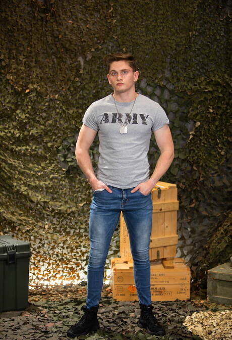 Famous americans, otter Andrew Miller and husky guy Jay Tee have a hot couple sex