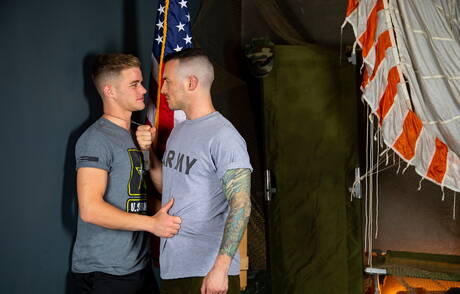 Der sexy Junge Jonathan Tylor und der sexy Typ Derek Kage lieben sich