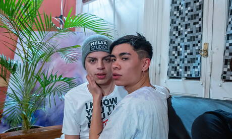 Heiße Latinos Felix Harris, Tommy Ameal und Cesar Rose machen Blowjob und Gruppensex