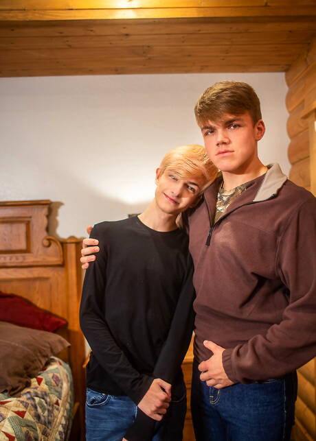 Helix Studios: Hot american dudes pretty boy Derek Shaw and young boy Aaron Roberts make a love