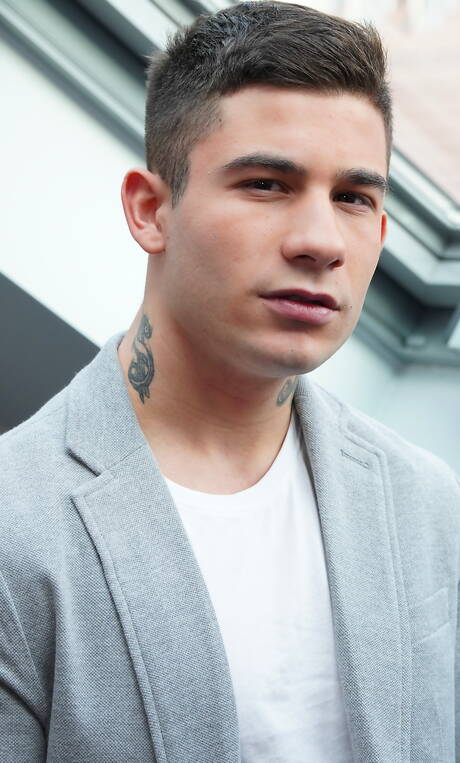 El cachas Andrei Breeze y el galán David Kelly se chupan y se follan mutuamente