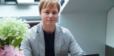 El cachas Andrei Breeze y el galán David Kelly se chupan y se follan mutuamente