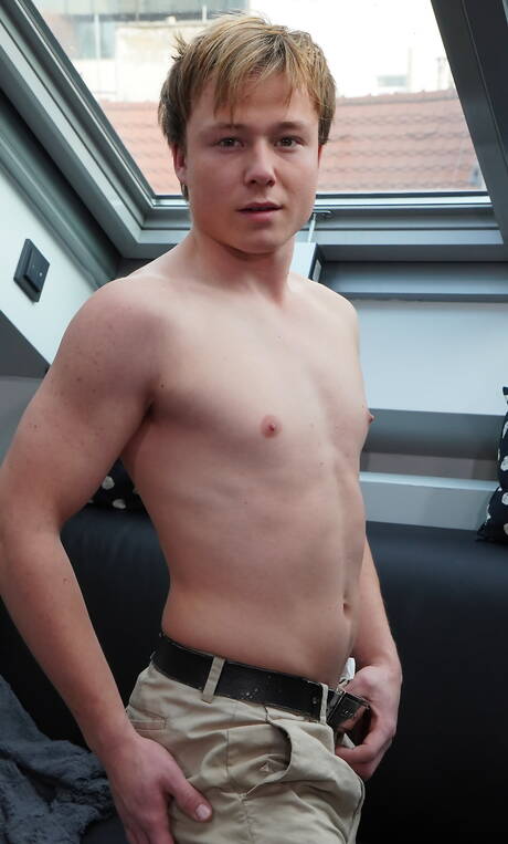 El cachas Andrei Breeze y el galán David Kelly se chupan y se follan mutuamente