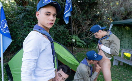 Sly Conan, Tommy Ameal, Cesar, Rick Lennon bei heißem Knall im Freien