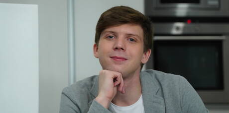 性感小鮮肉Sam Brook和捷克帥哥Josh Cavalin上演熱辣情侶戲