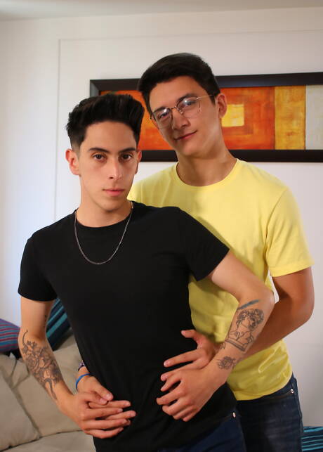 Pretty boy Nate Wayne and argentinian twink Vincent Landi fuck ass after sucking dick