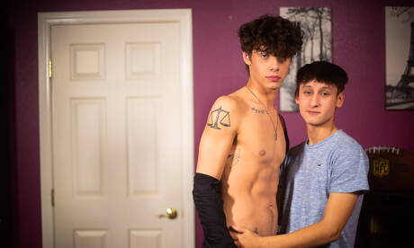 American stars hot twink Noah Bentley and young dude Asher Haynes fuck after blowjob