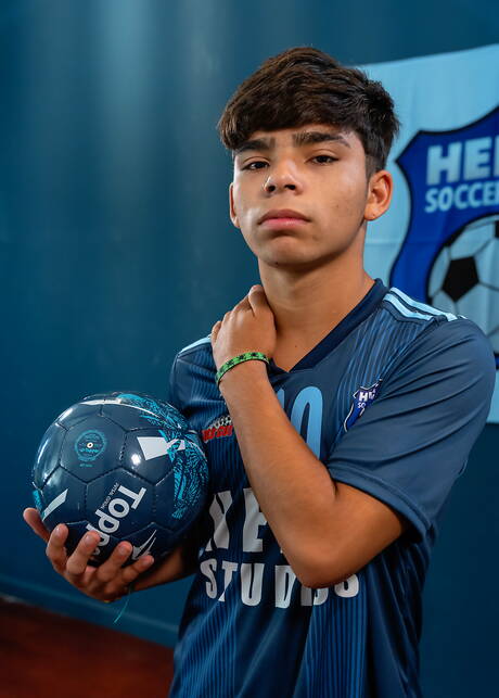 Twink Glenn Hut en Argentijnse jonge kerel Felix Harris neuken na het zuigen van een lul