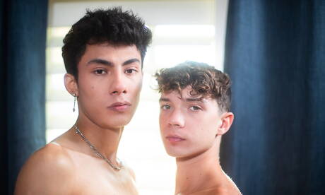 Ragazzi americani sexy, il bellissimo ragazzo Sam Ledger e il bellissimo ragazzo Luca Ambrose si scopano il culo dopo un pompino