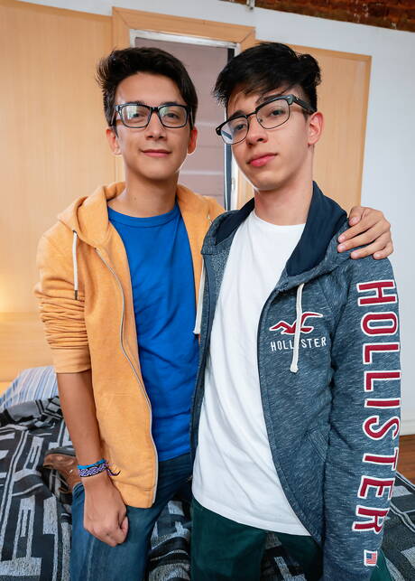 Helix Studios: Argentinian young boy Vincent Landi and argentinian young dude Antu Burghos have a good oral sex on the beach