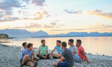 Foto gay reali con giovani ragazzi tatuati