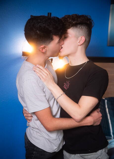 Helix Studios: Two american guys young boy Dante Clark and young Silas Brooks in hot ass fuck action