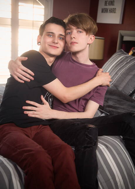 Hot twink Easton Gray and american young boy Adam Reid in hard anal sex