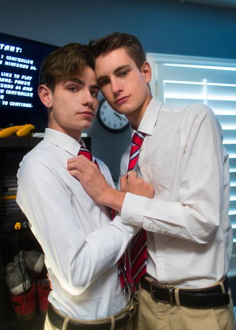 性感的美國帥哥Eli Bennet和帥哥Trevor Harris享受了一場美妙的性愛