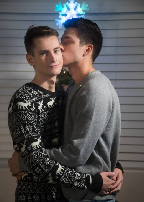 Le star americane Kane Fox e Trevor Harris si scopano dopo un pompino