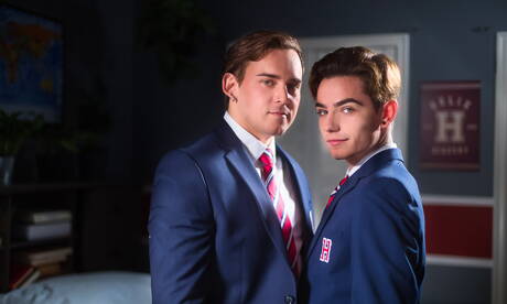 漂亮的美國小伙子Eli Bennet和強壯的Josh Brady鑽屁股