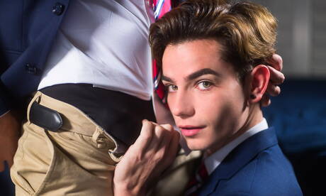 漂亮的美國小伙子Eli Bennet和強壯的Josh Brady鑽屁股