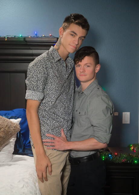 Helix Studios: Hot american dudes twink Jace Myers and beautiful boy Tyler Sweet fuck after blowjob