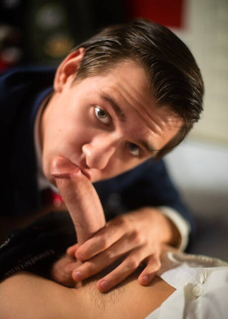 Netter amerikanischer Junge Caleb Gray und schöner Junge Trevor Harris haben eine heiße Paarszene