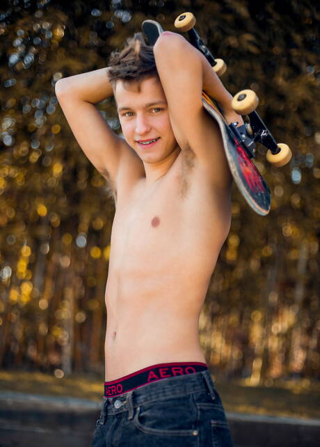 American young Noah White posing nude and showing hot butt outside