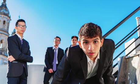 Der heiße Tommy Ameal, Francis Gerard und Felix Harris haben ein Dreiervergnügen im Freien