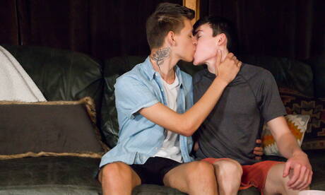 Les beaux garçons américains, le beau garçon Devin Holt et le beau garçon Jace Myers dans une baise de cul torride